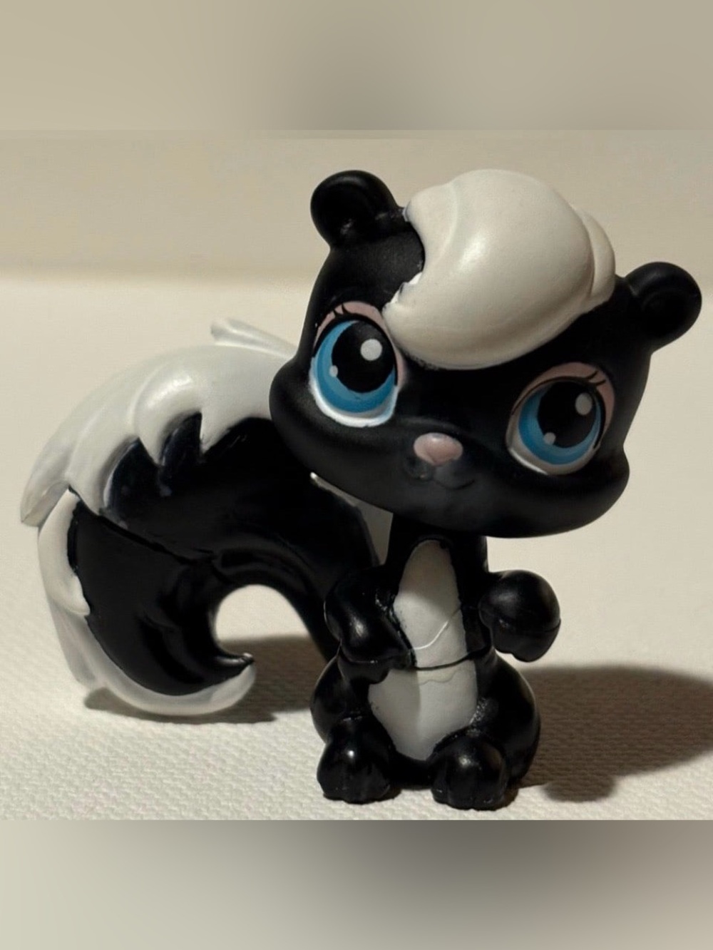 Vintage Hasbro Littlest Pet Shop LPS Skunk Toy Original  Blue Eyess cake topper